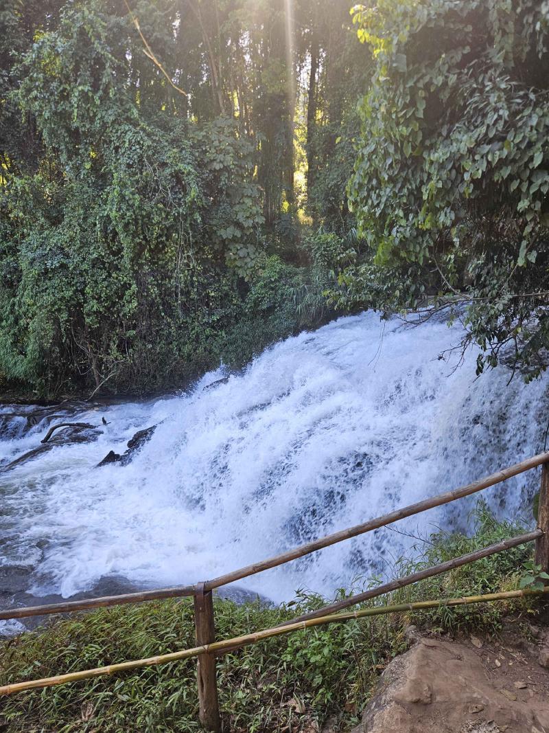 Pha Dok Siew Waterfall